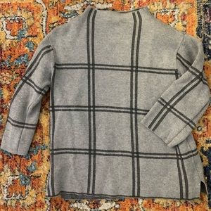 Plaid 3/4 sleeve sweater